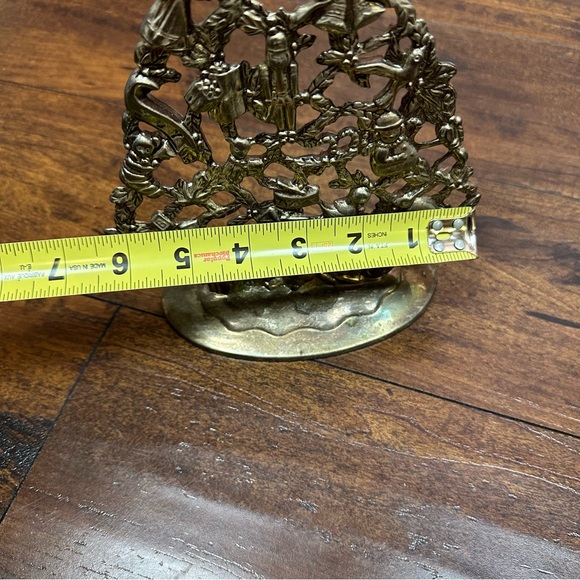 Vintage silver plate Christmas tree candle holder with ornament detail - Picture 9 of 9